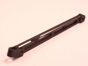 RC83-070 - Rear Chassis Brace